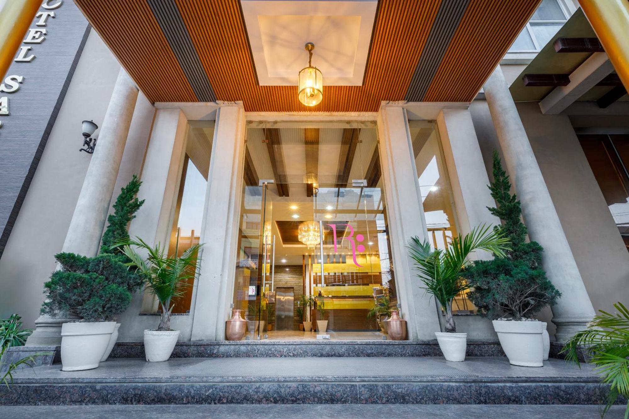 Hotel Sabrina, Kathmandu Катманду Экстерьер фото